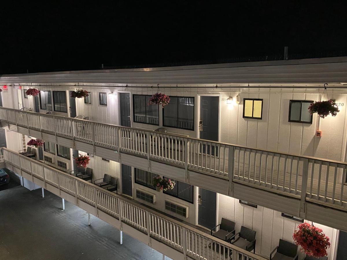 Ways Motel Hampton Exterior photo